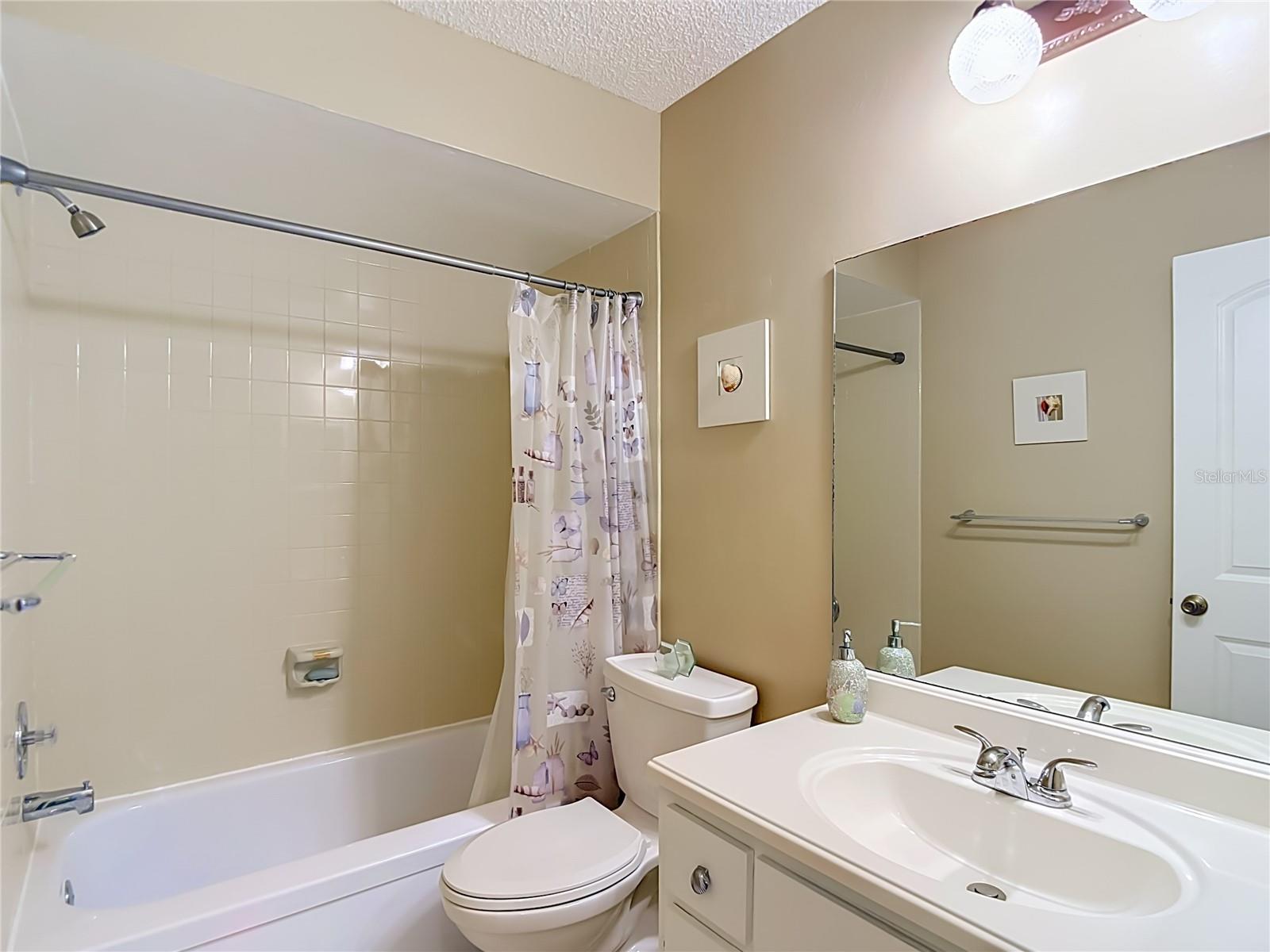 13130 GREENVIEW CT — photo 37