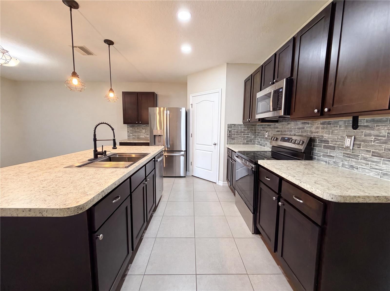 16415 TREASURE POINT DR — photo 8