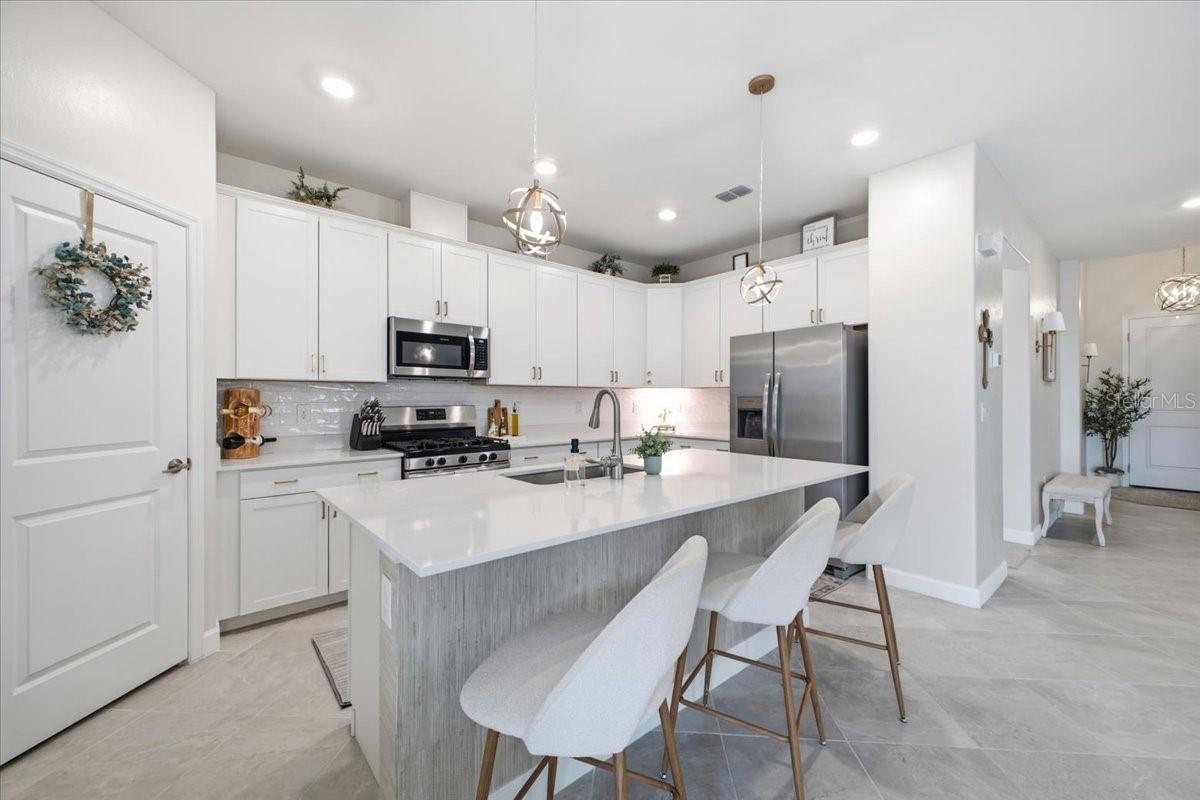 5250 CORAL REEF WAY — photo 4