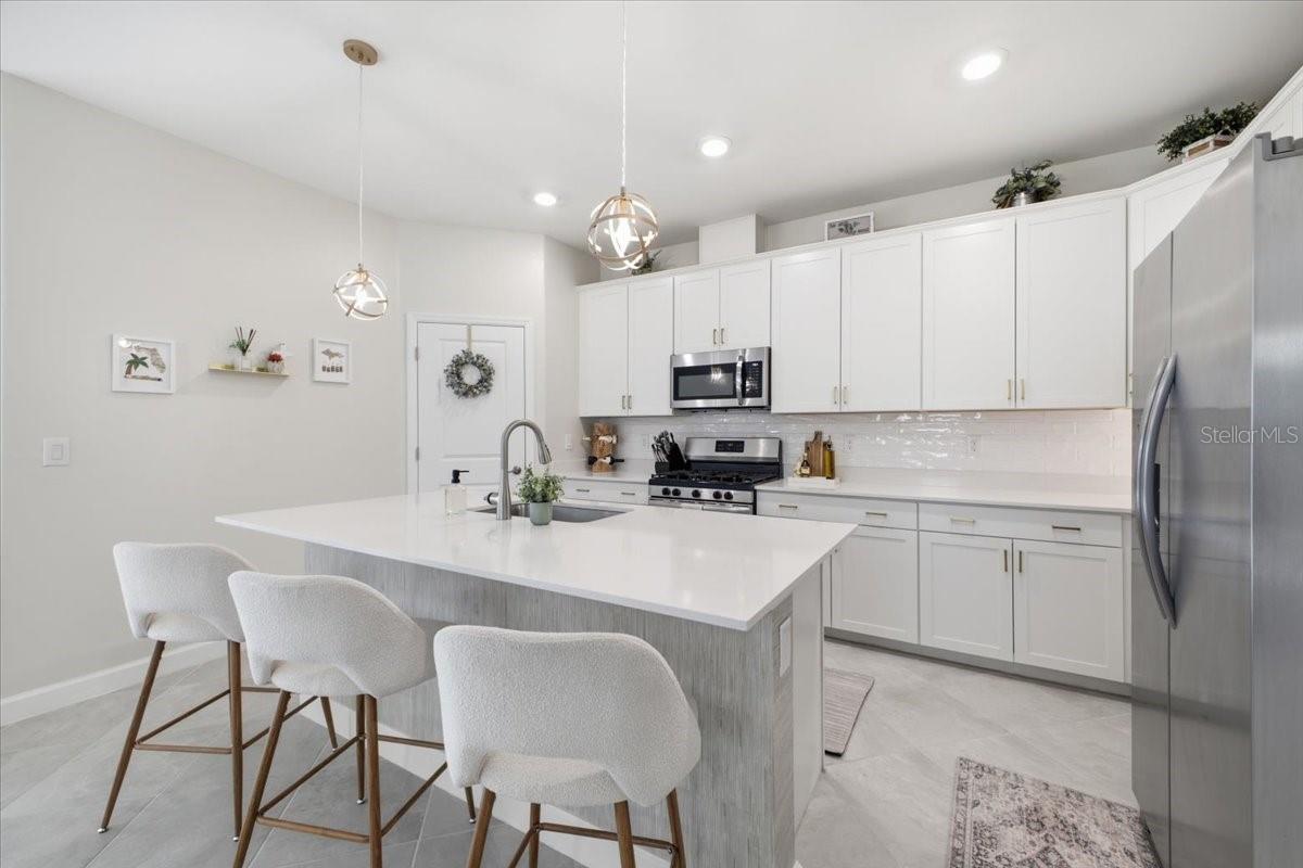 5250 CORAL REEF WAY — photo 3