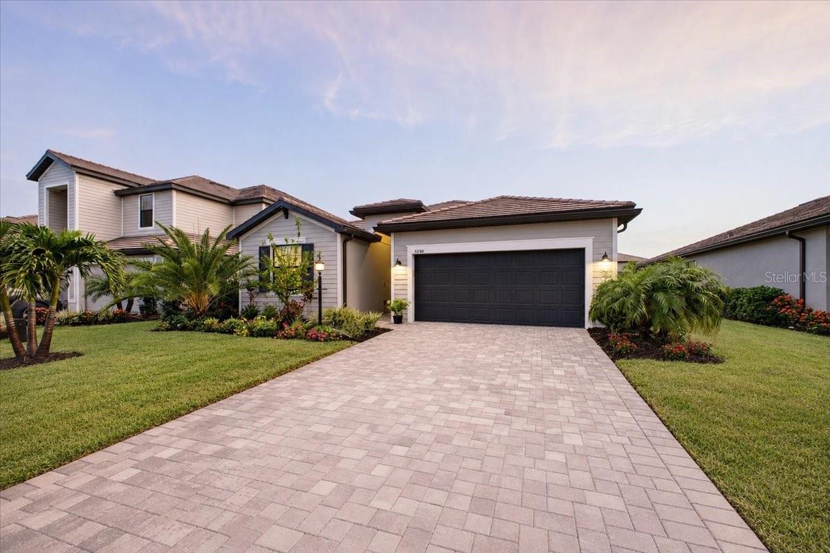 5250 CORAL REEF WAY — photo 37