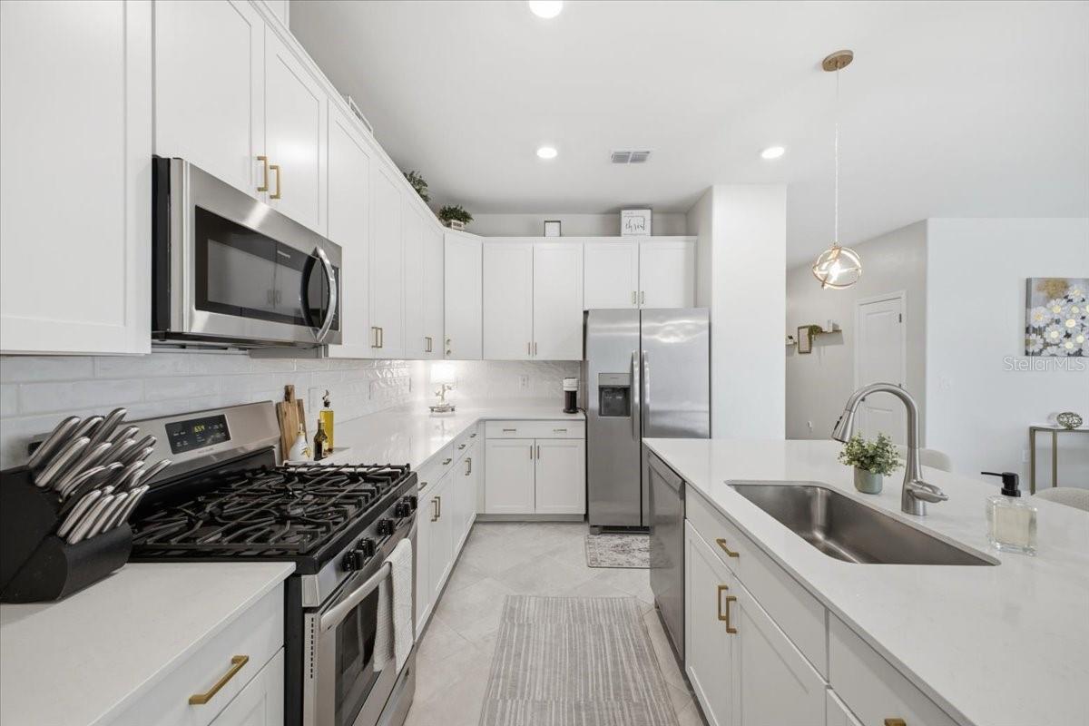 5250 CORAL REEF WAY — photo 5