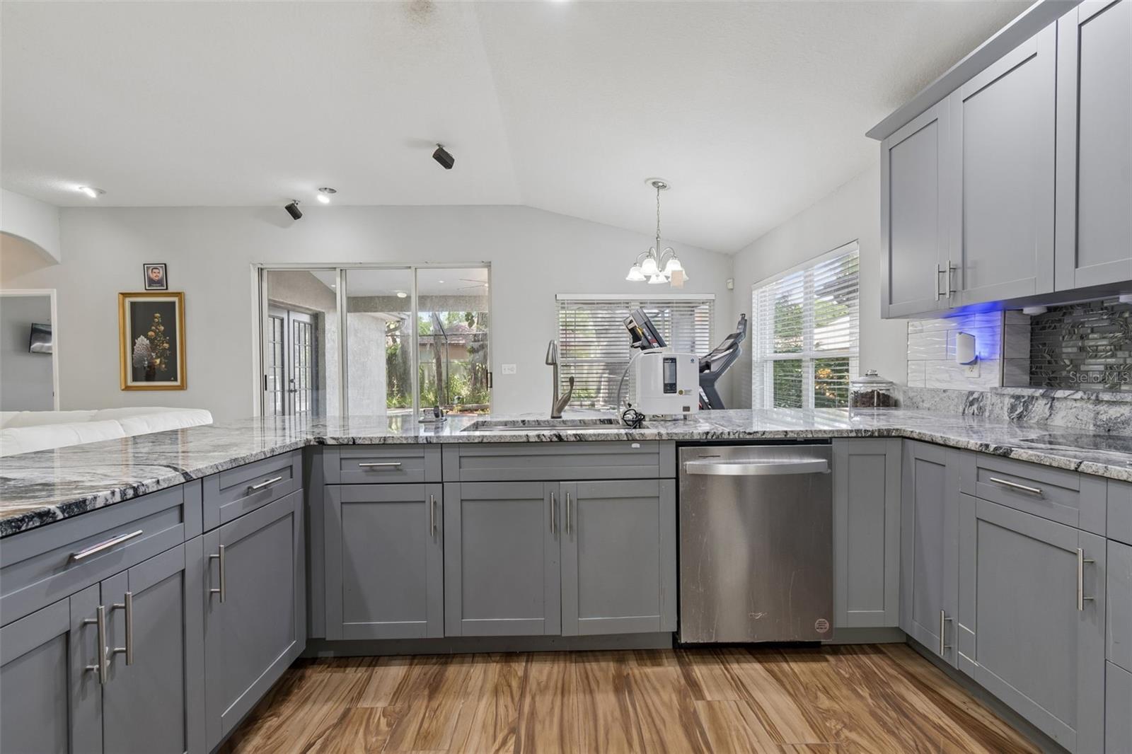 4643 DUNNIE DR — photo 11