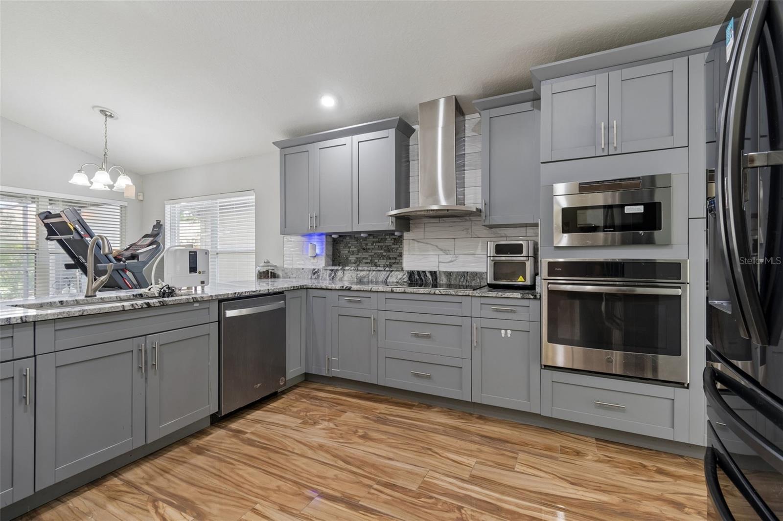 4643 DUNNIE DR — photo 10