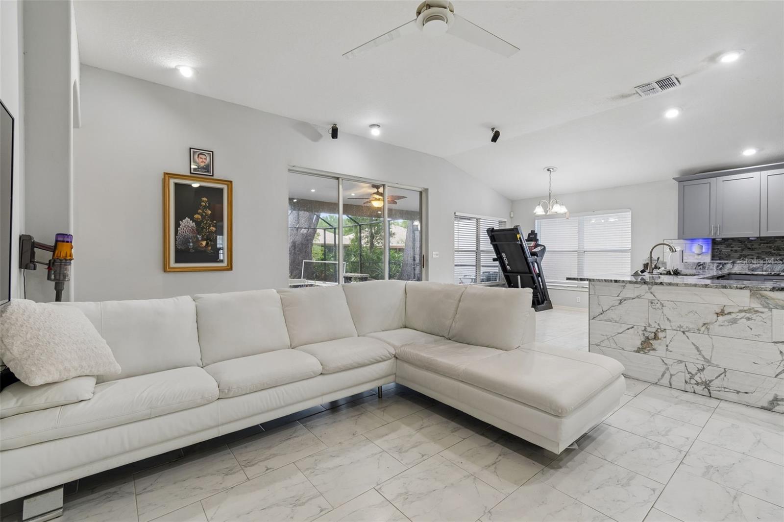 4643 DUNNIE DR — photo 22