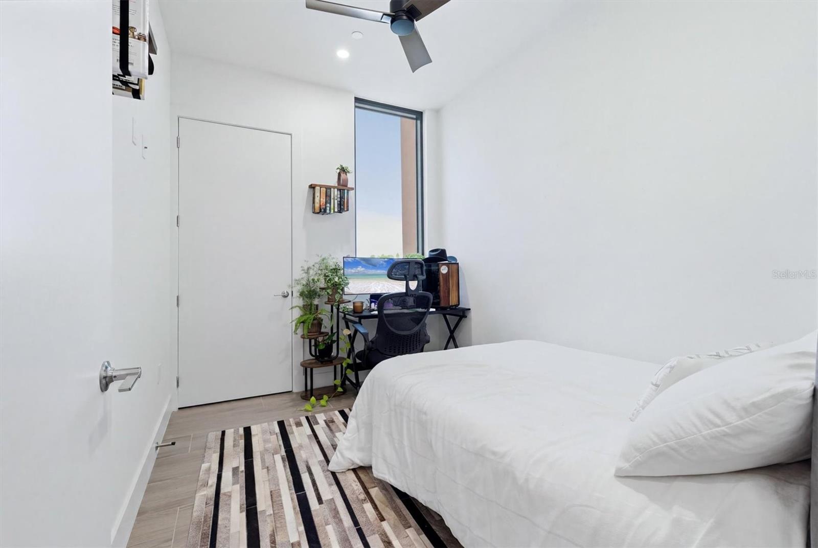 33 S PALM AVE #1503 — photo 32