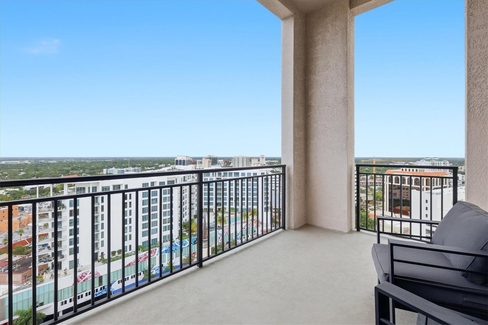 33 S PALM AVE #1503 — photo 38