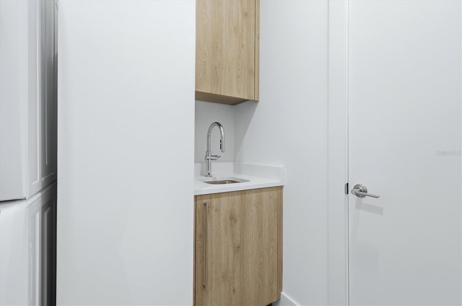 33 S PALM AVE #1503 — photo 37
