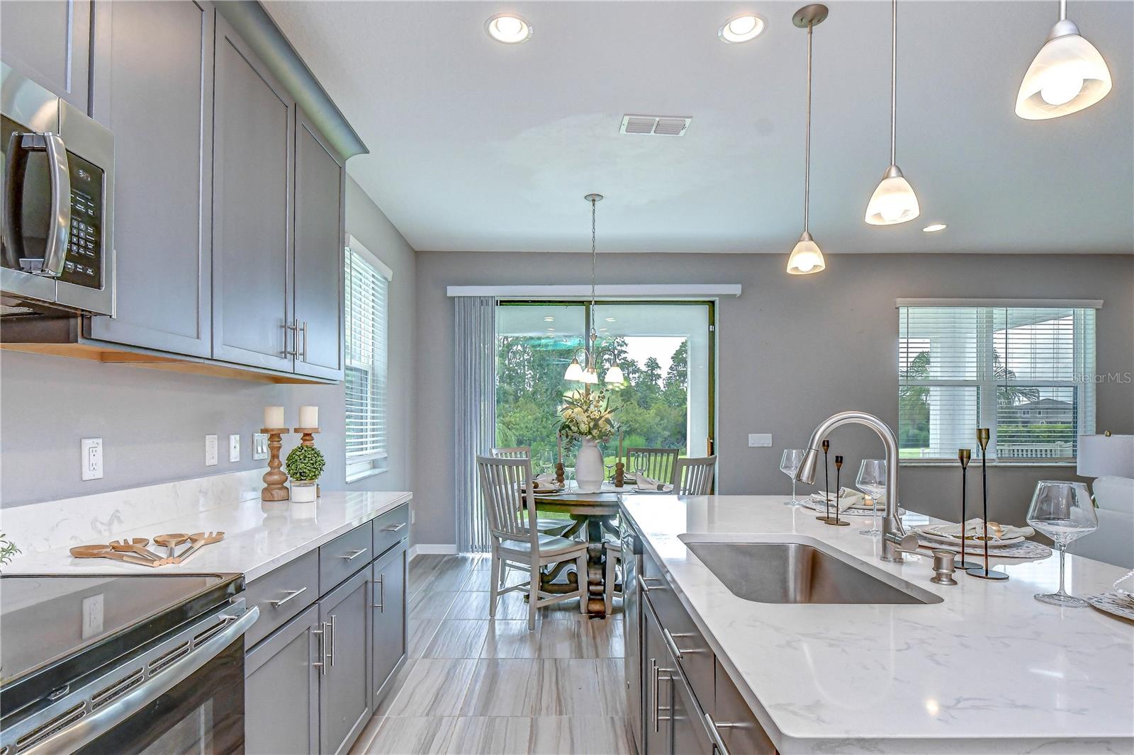1621 LEAF FLOWER LN — photo 34