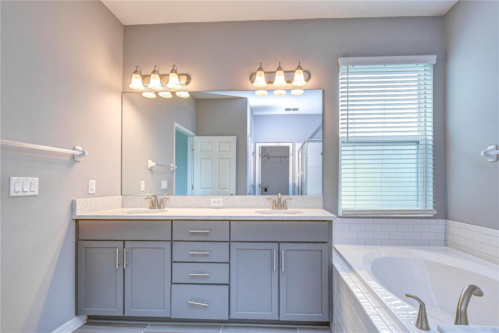 1621 LEAF FLOWER LN — photo 44