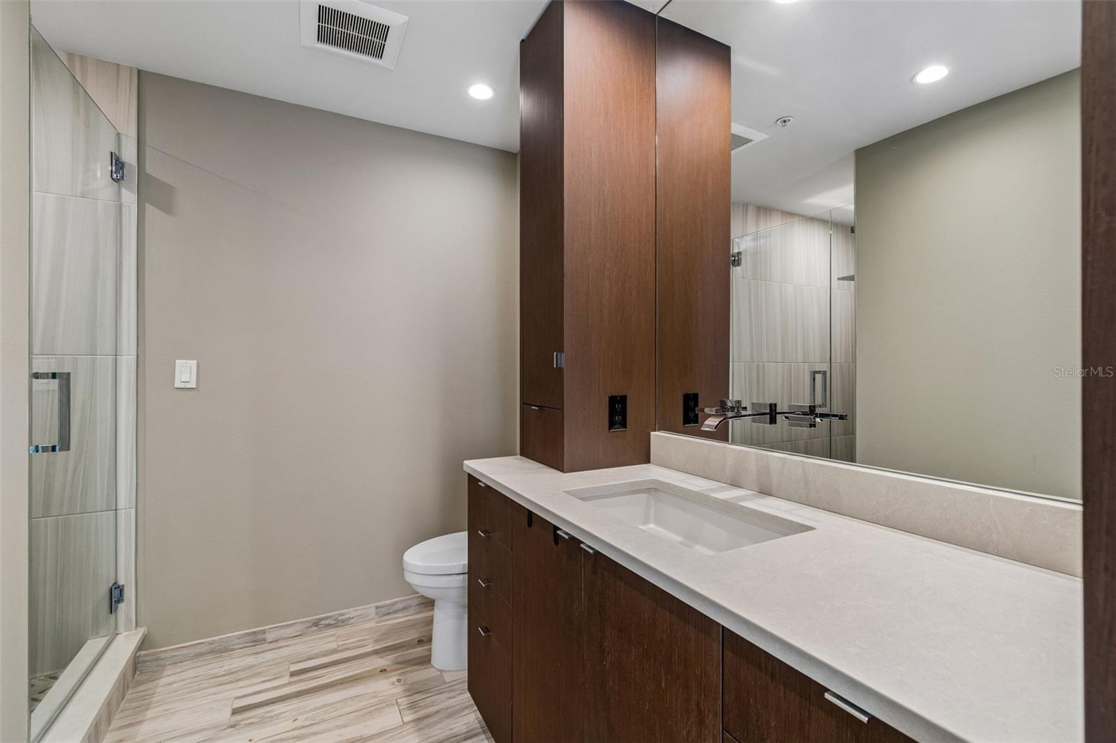 1120 E KENNEDY BLVD W #1030 — photo 22