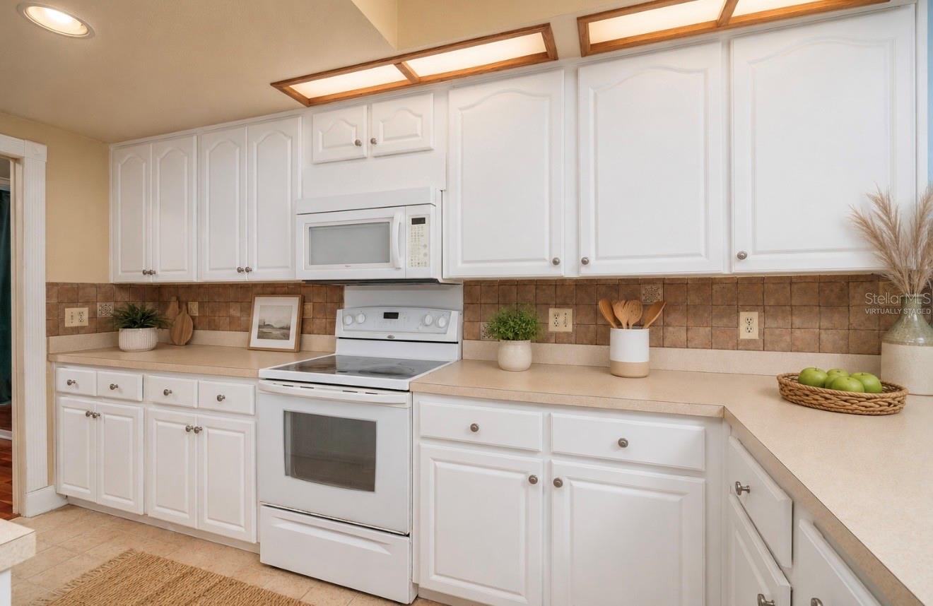 1750 LAKE CYPRESS DR #1002 — photo 17