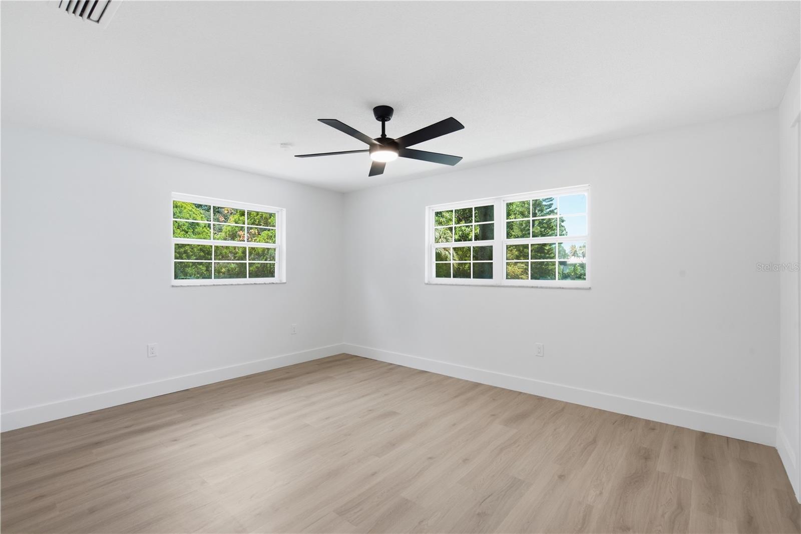 1920 CANADIANA CT — photo 21