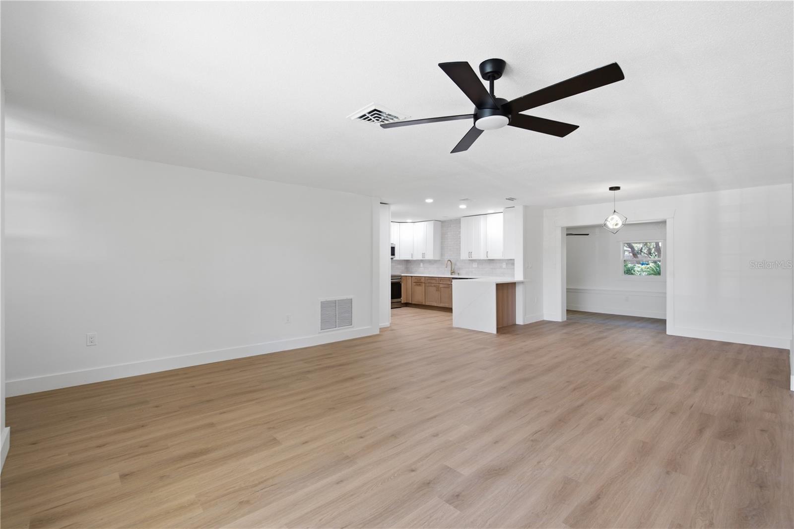 1920 CANADIANA CT — photo 8