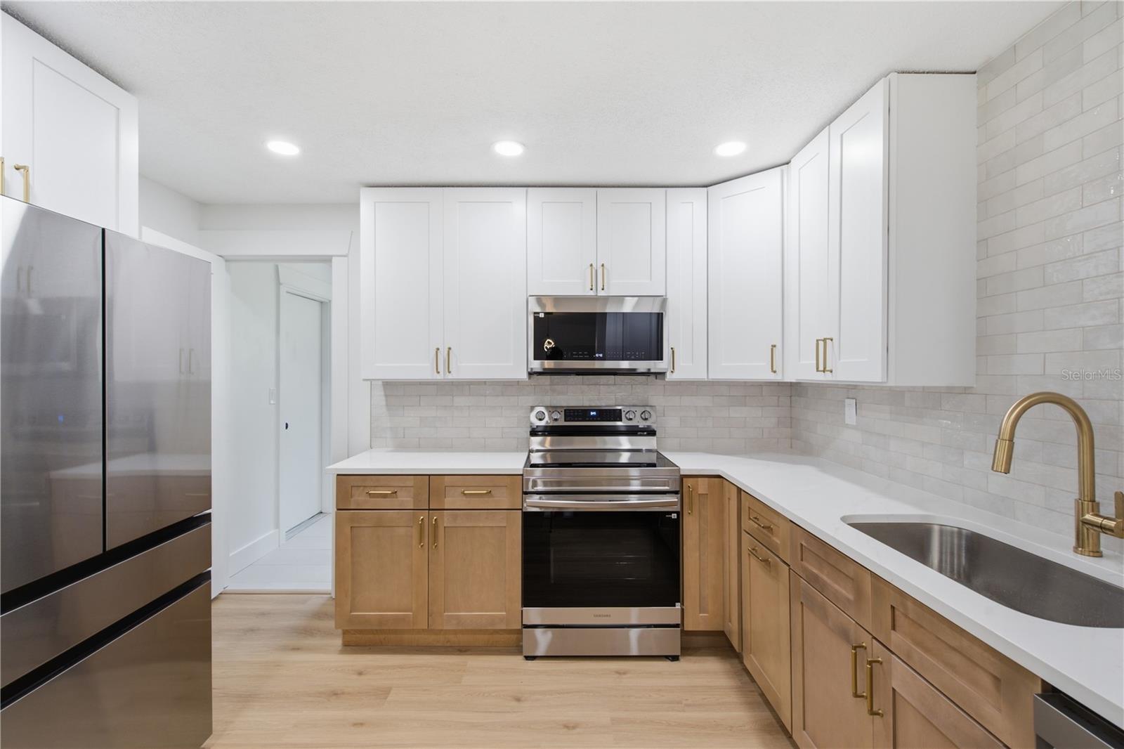 1920 CANADIANA CT — photo 17