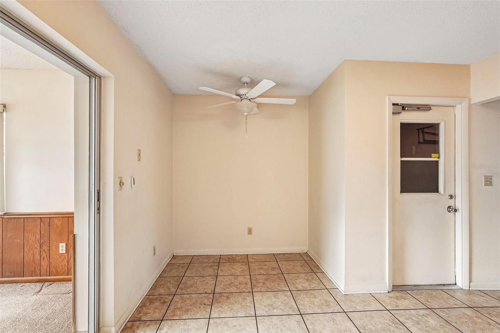 1329 NEW BEDFORD DR — photo 11