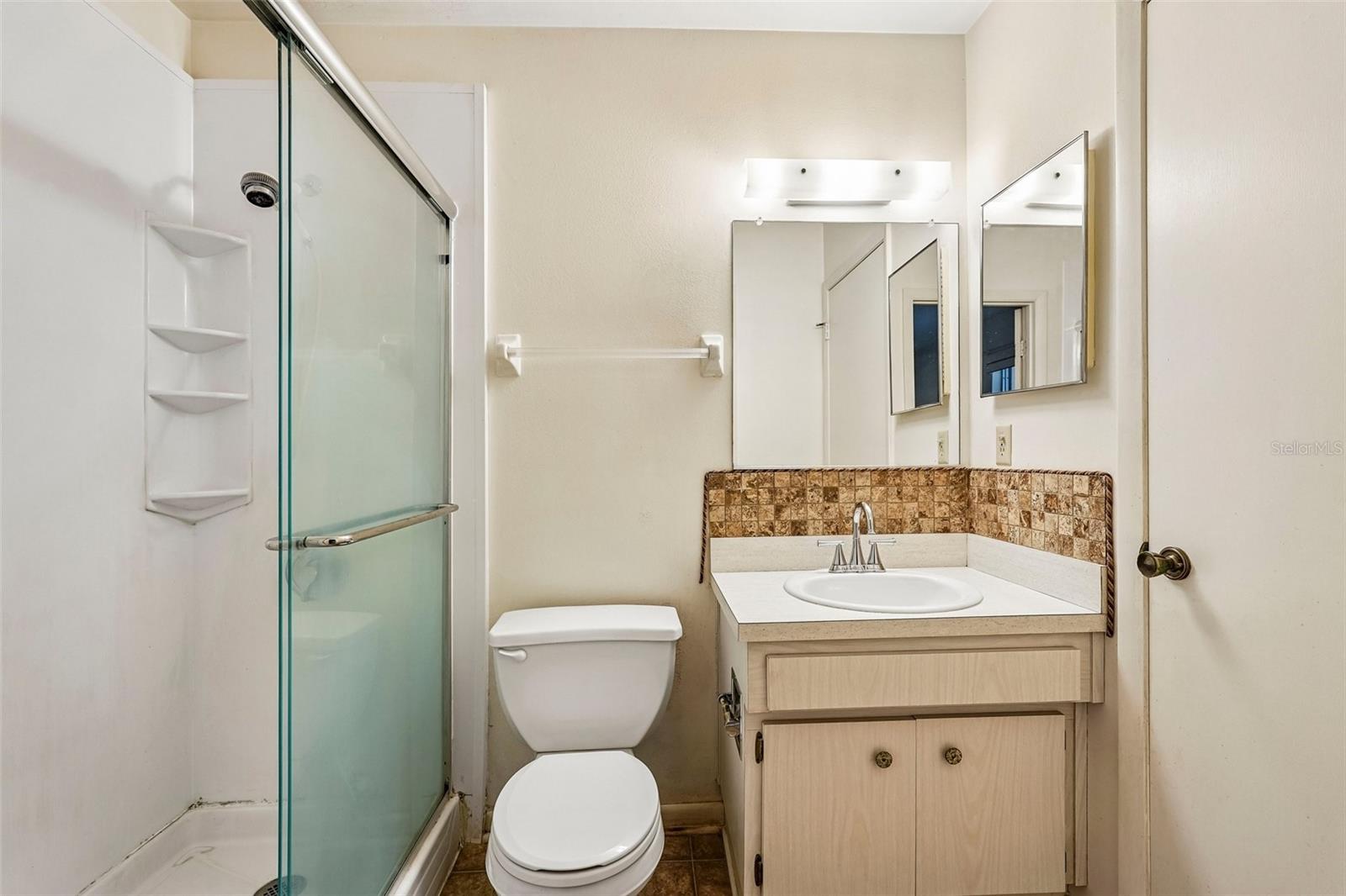 1329 NEW BEDFORD DR — photo 16