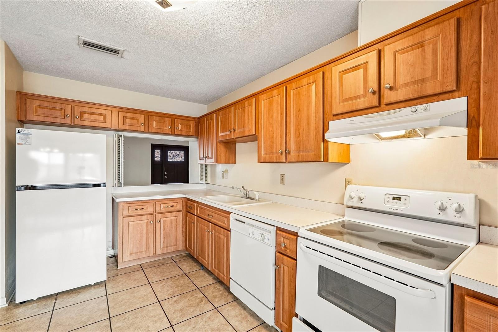 1329 NEW BEDFORD DR — photo 10
