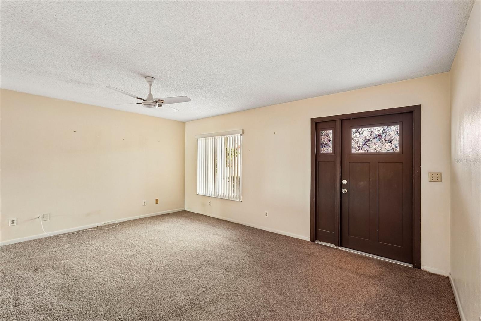 1329 NEW BEDFORD DR — photo 4