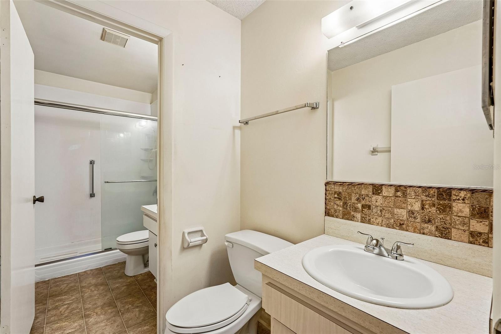 1329 NEW BEDFORD DR — photo 15
