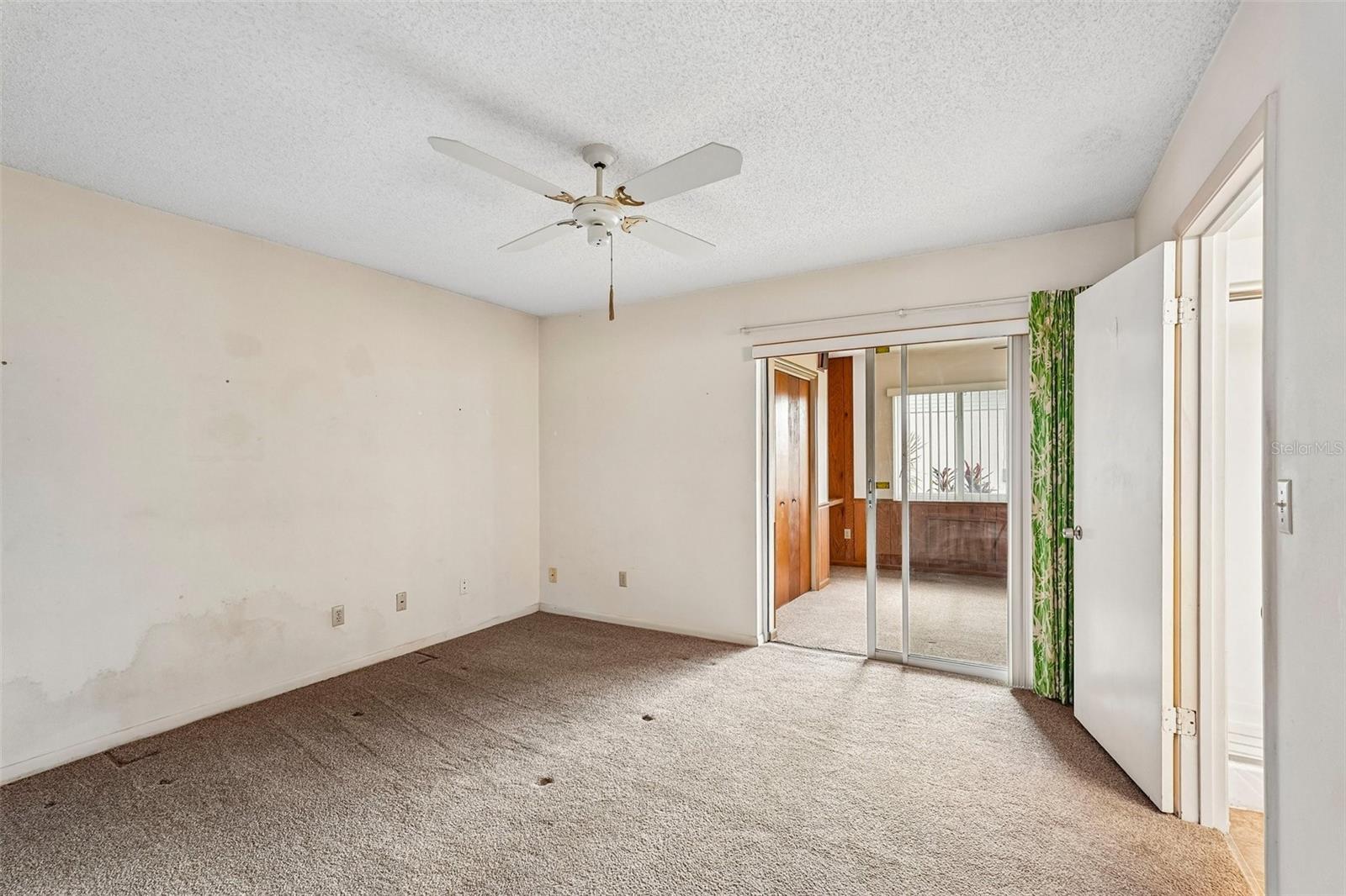 1329 NEW BEDFORD DR — photo 13