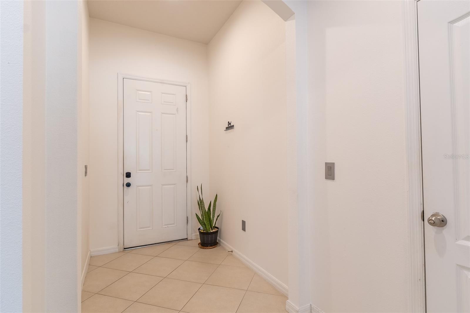 12152 LEDBURY COMMONS DR — photo 8