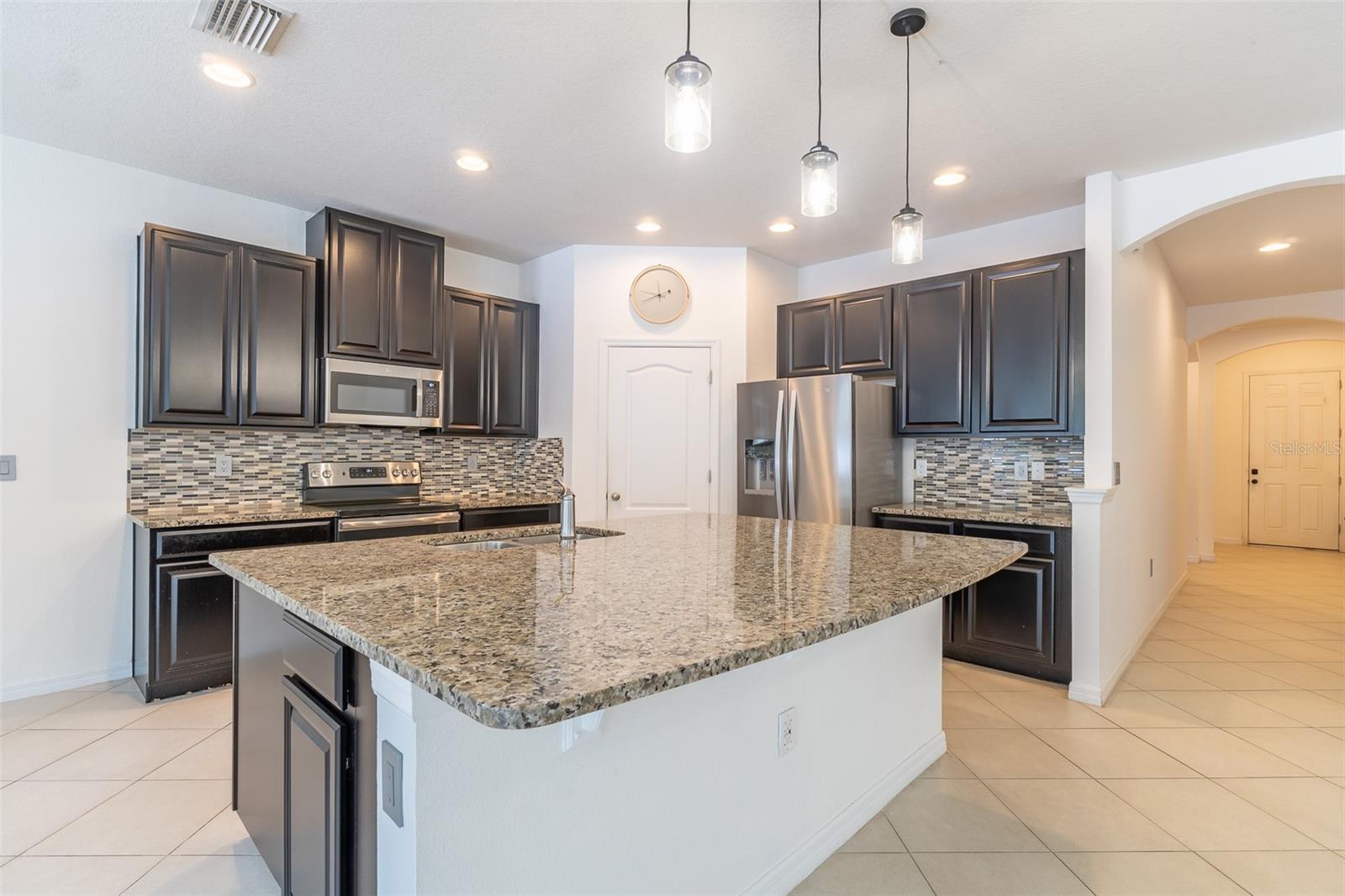 12152 LEDBURY COMMONS DR — photo 4