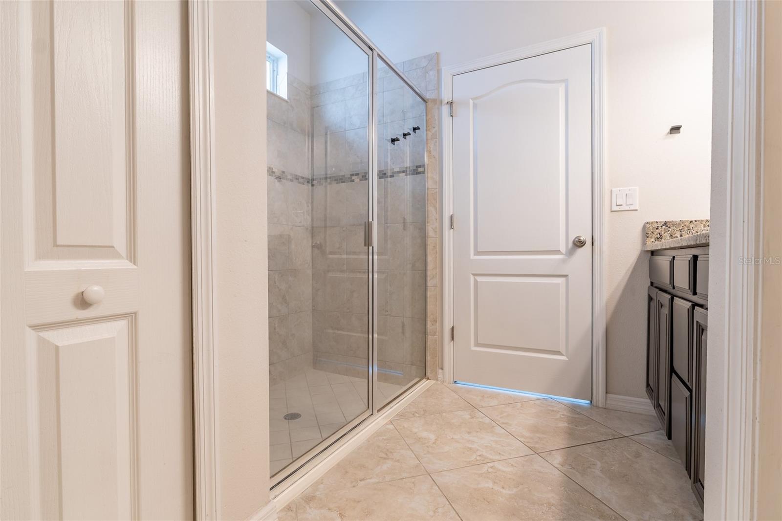 12152 LEDBURY COMMONS DR — photo 25