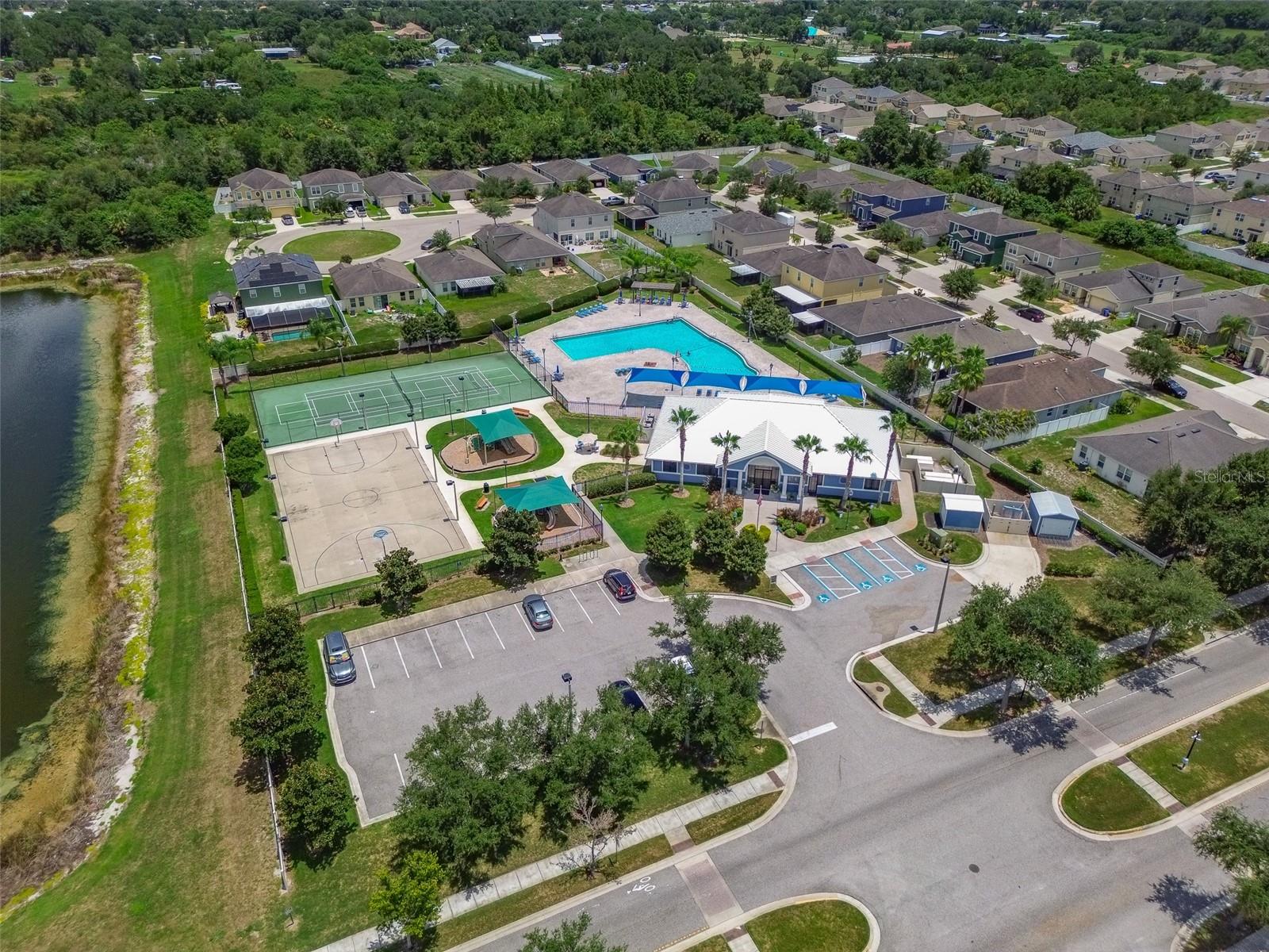 12152 LEDBURY COMMONS DR — photo 35