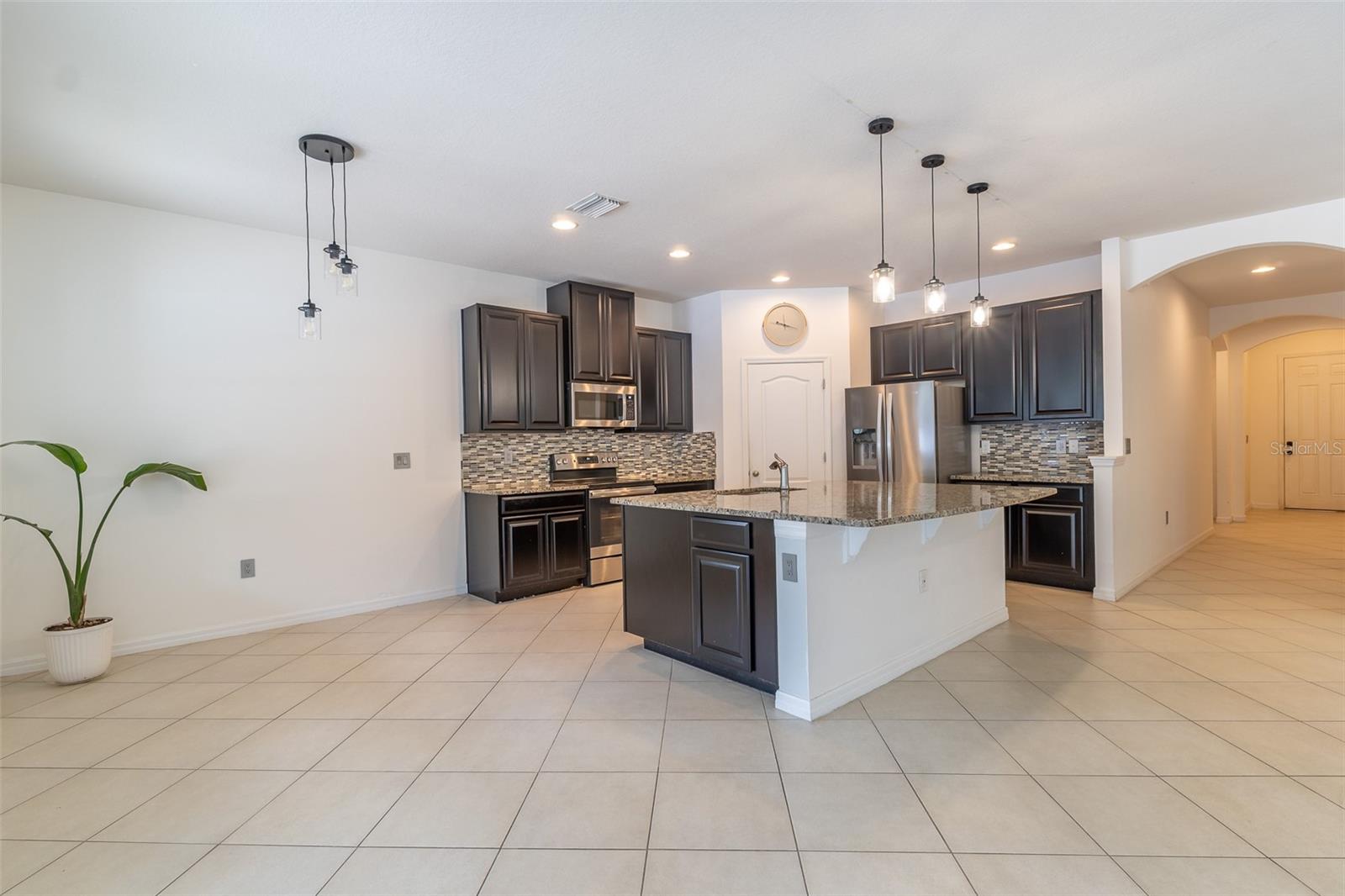 12152 LEDBURY COMMONS DR — photo 40