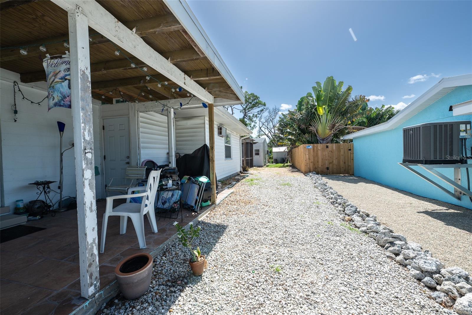 185 WINSON AVE — photo 20