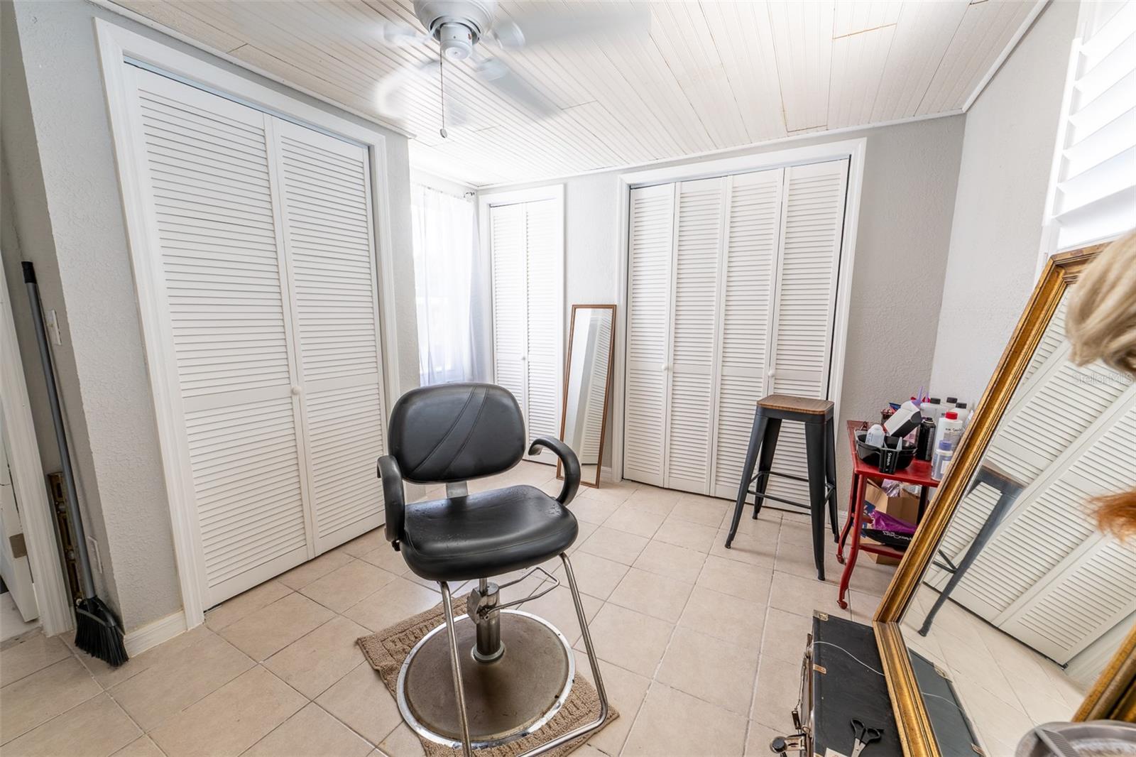 185 WINSON AVE — photo 17