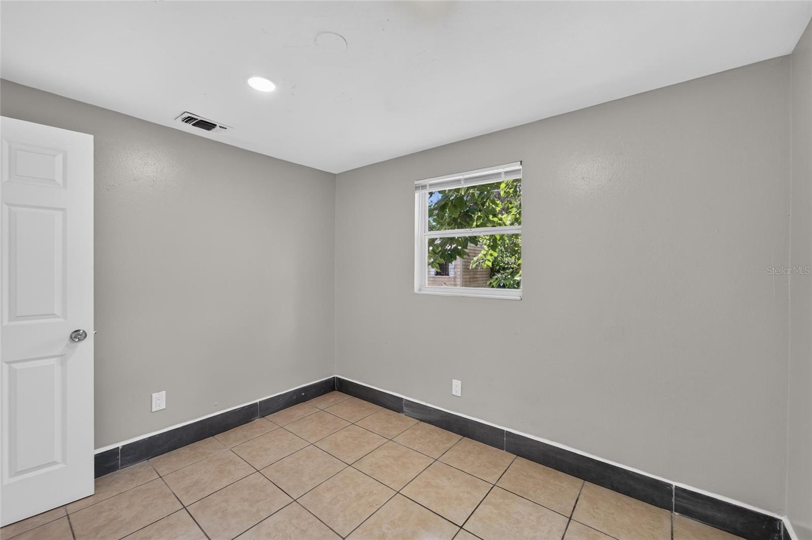 1703 E IDELL ST — photo 28
