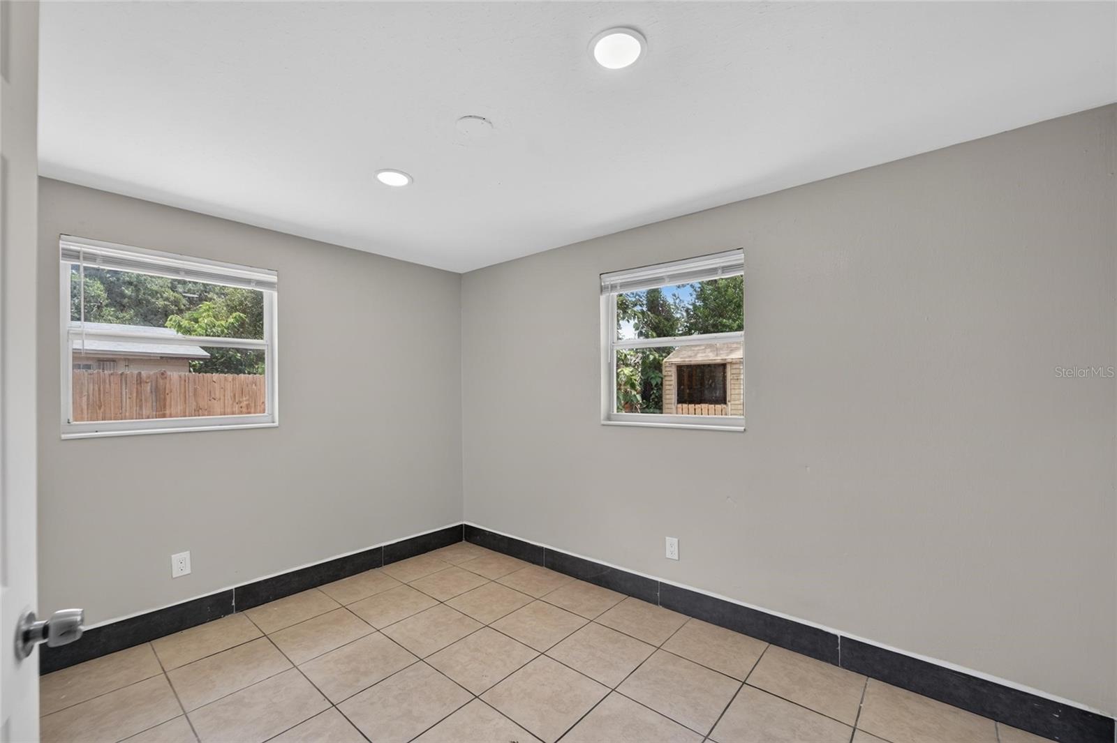 1703 E IDELL ST — photo 26