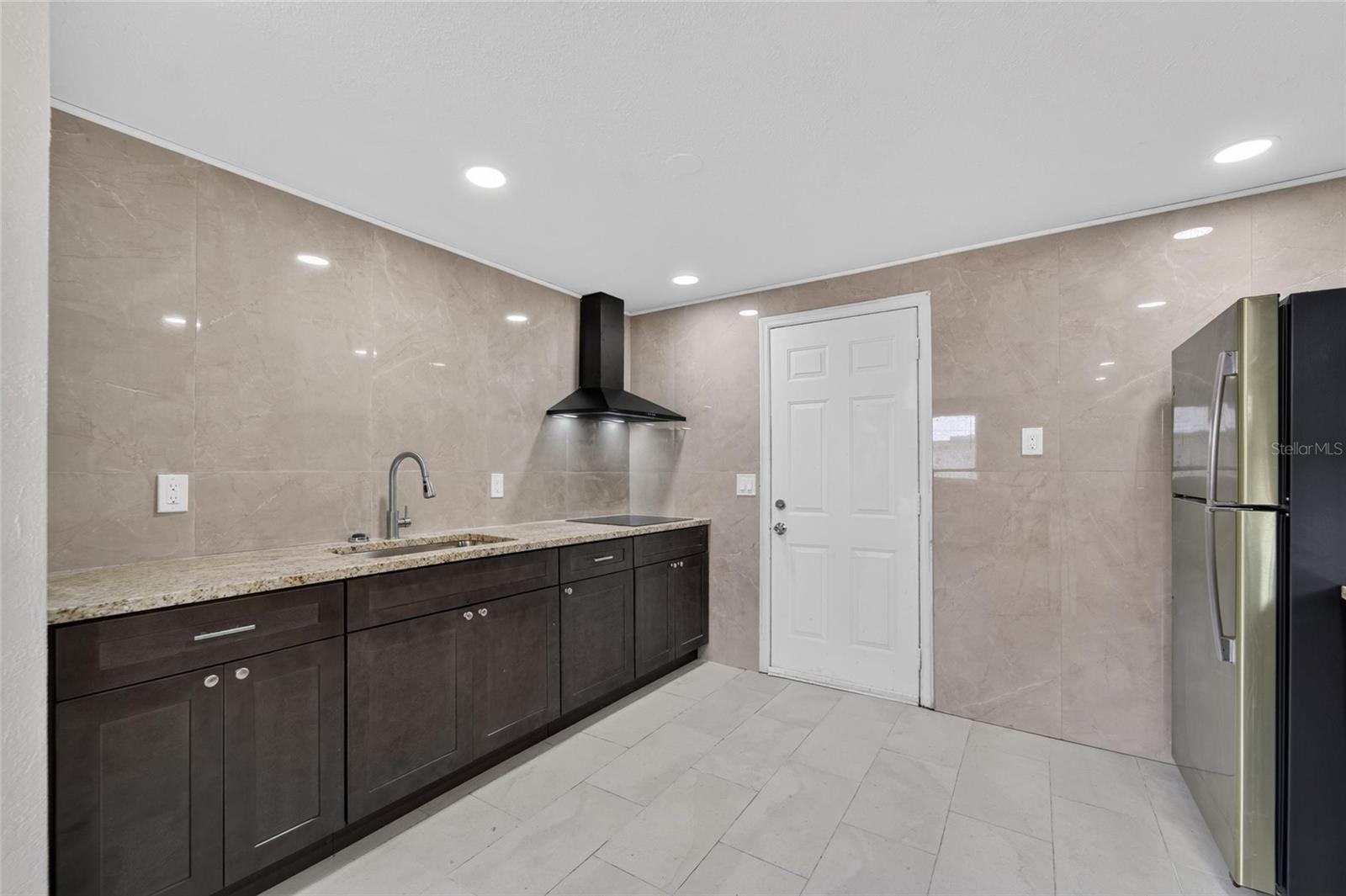 1703 E IDELL ST — photo 10