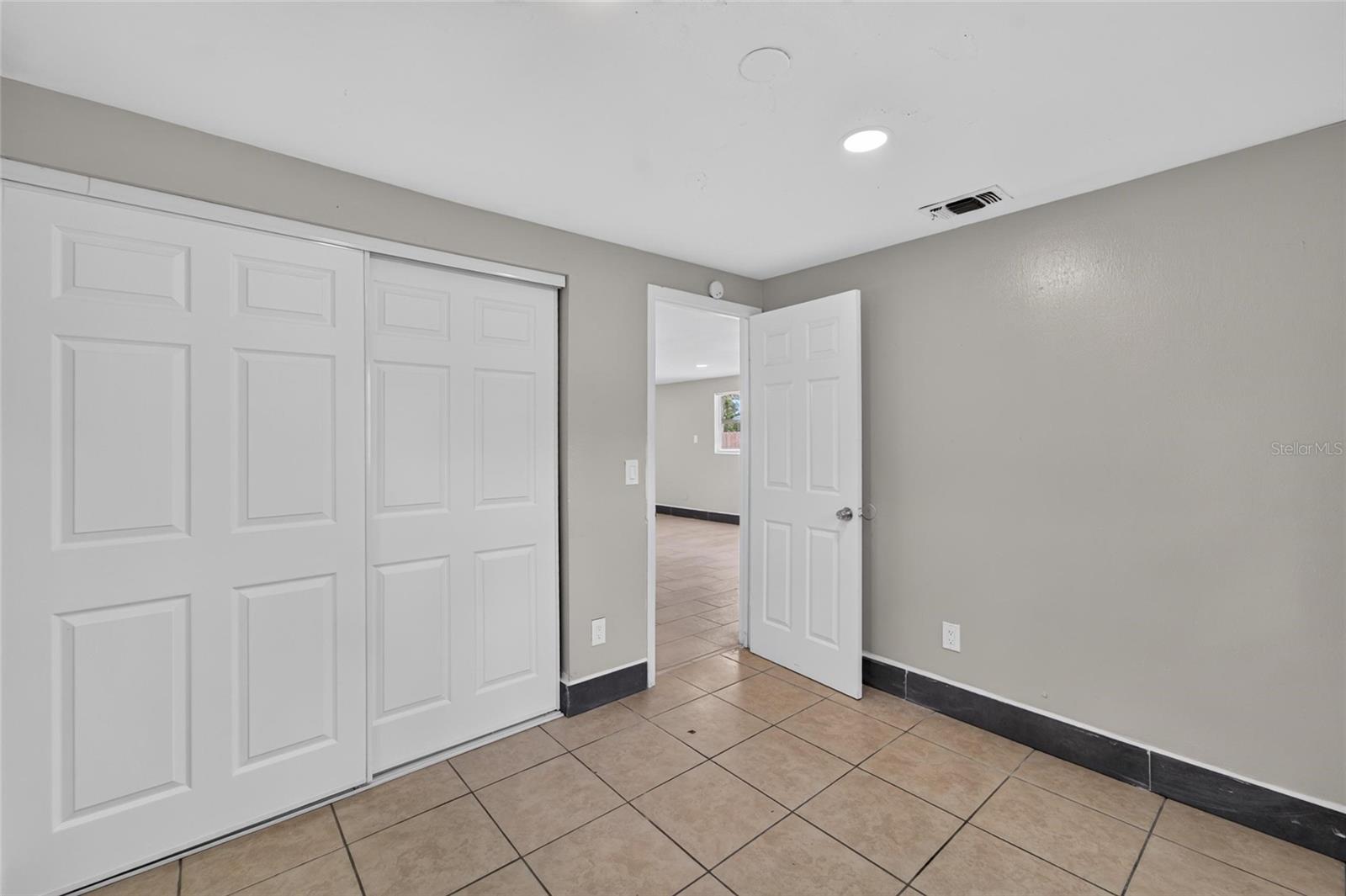 1703 E IDELL ST — photo 27