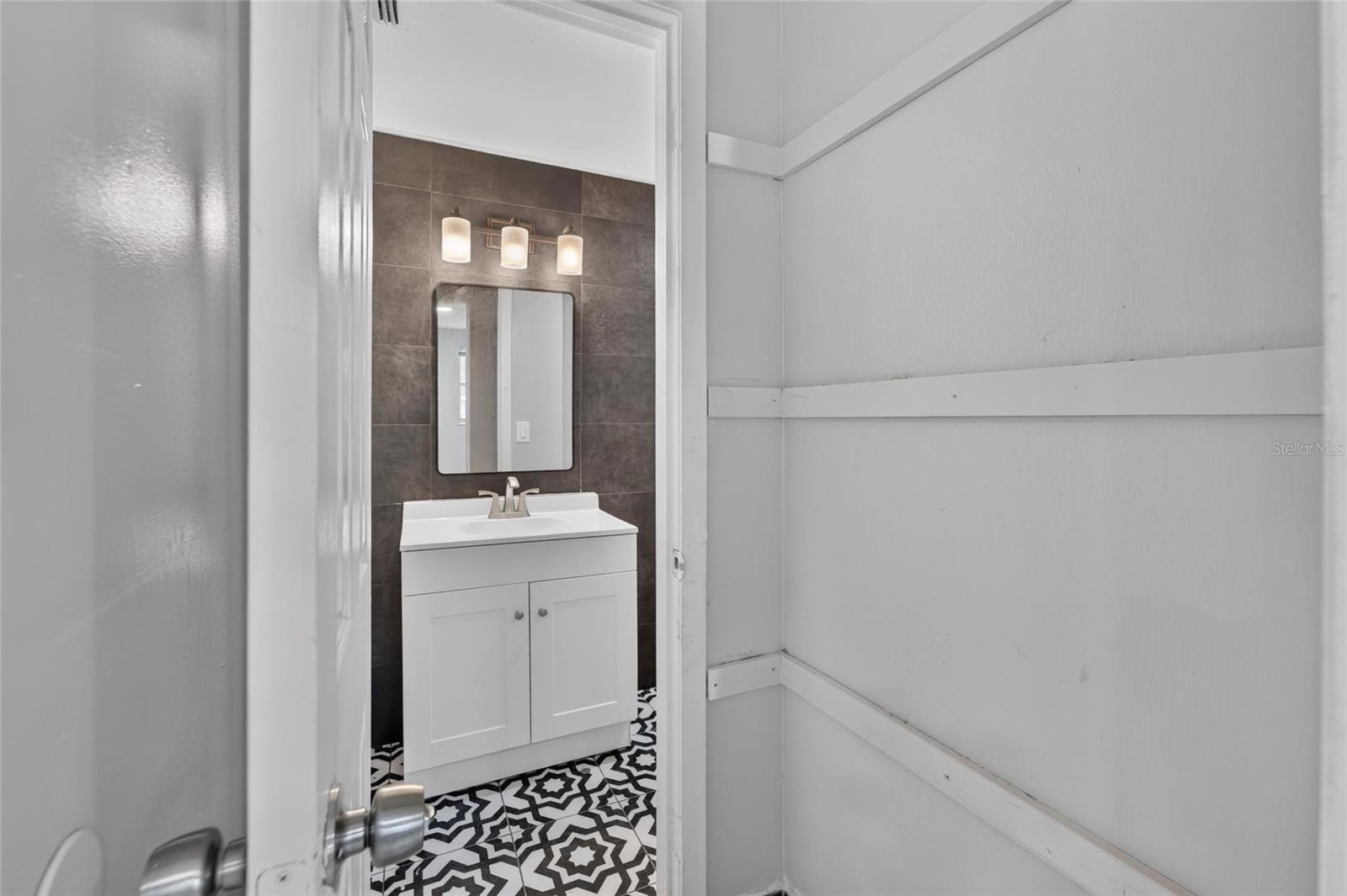 1703 E IDELL ST — photo 29