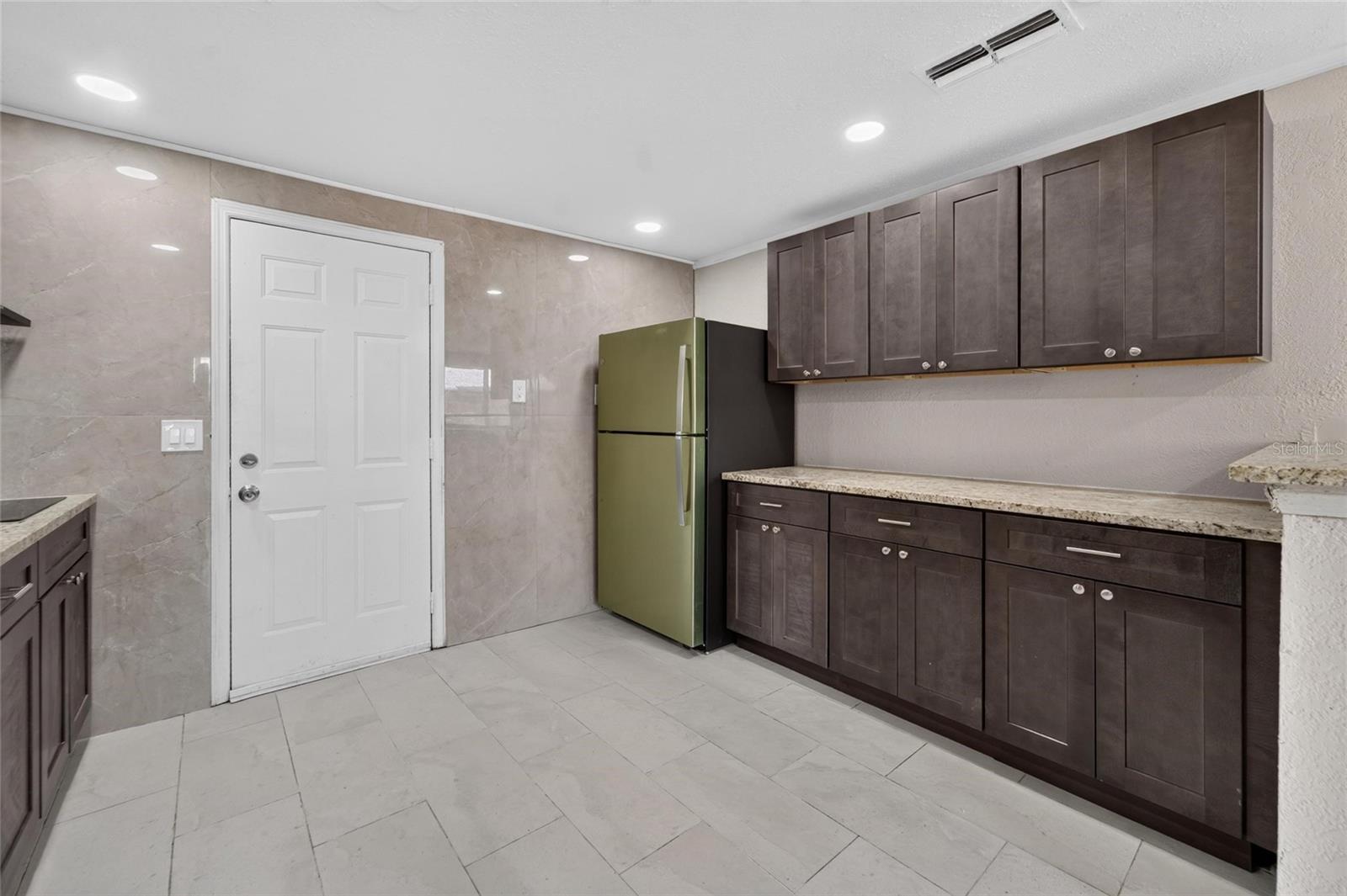 1703 E IDELL ST — photo 11
