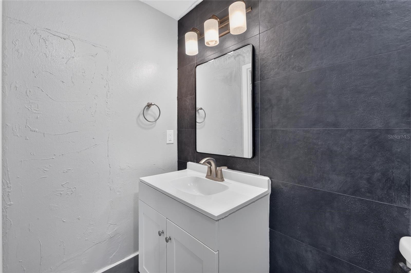 1703 E IDELL ST — photo 24