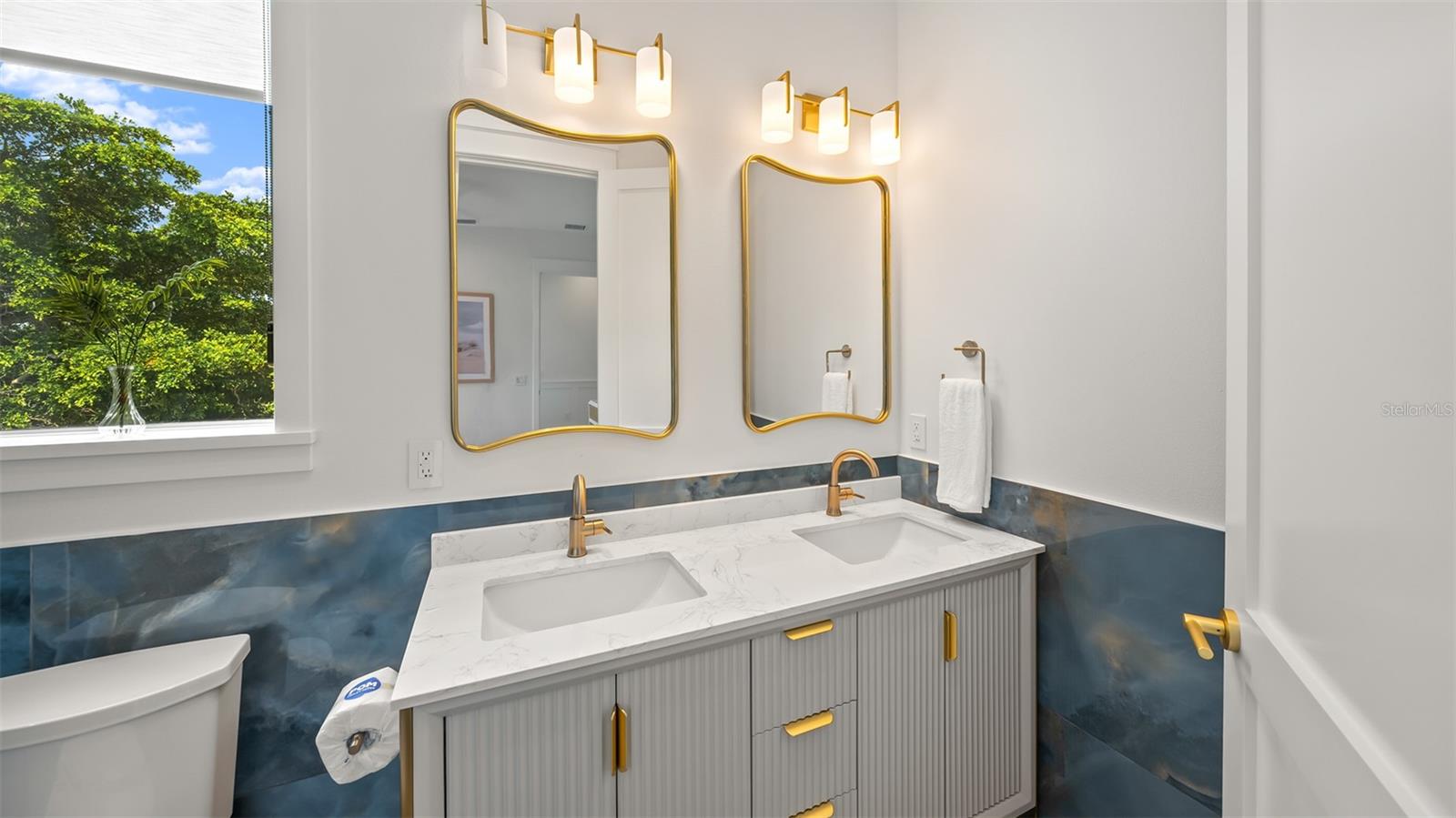 161 TYLER DR — photo 38