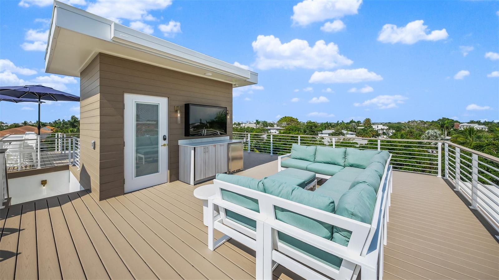 161 TYLER DR — photo 41