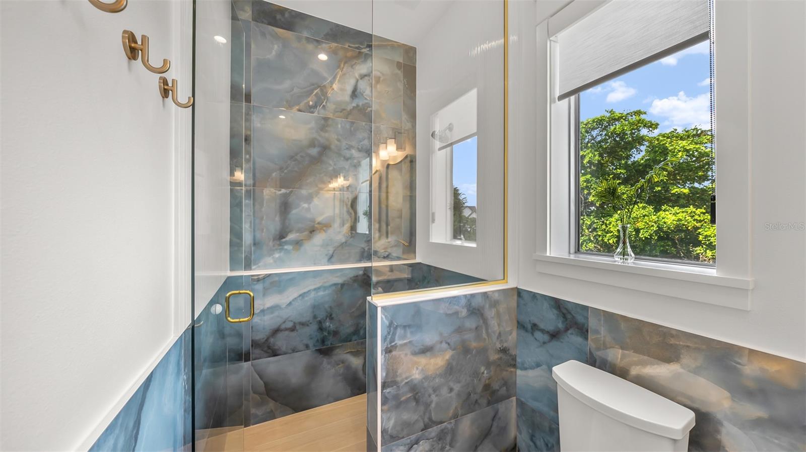 161 TYLER DR — photo 37