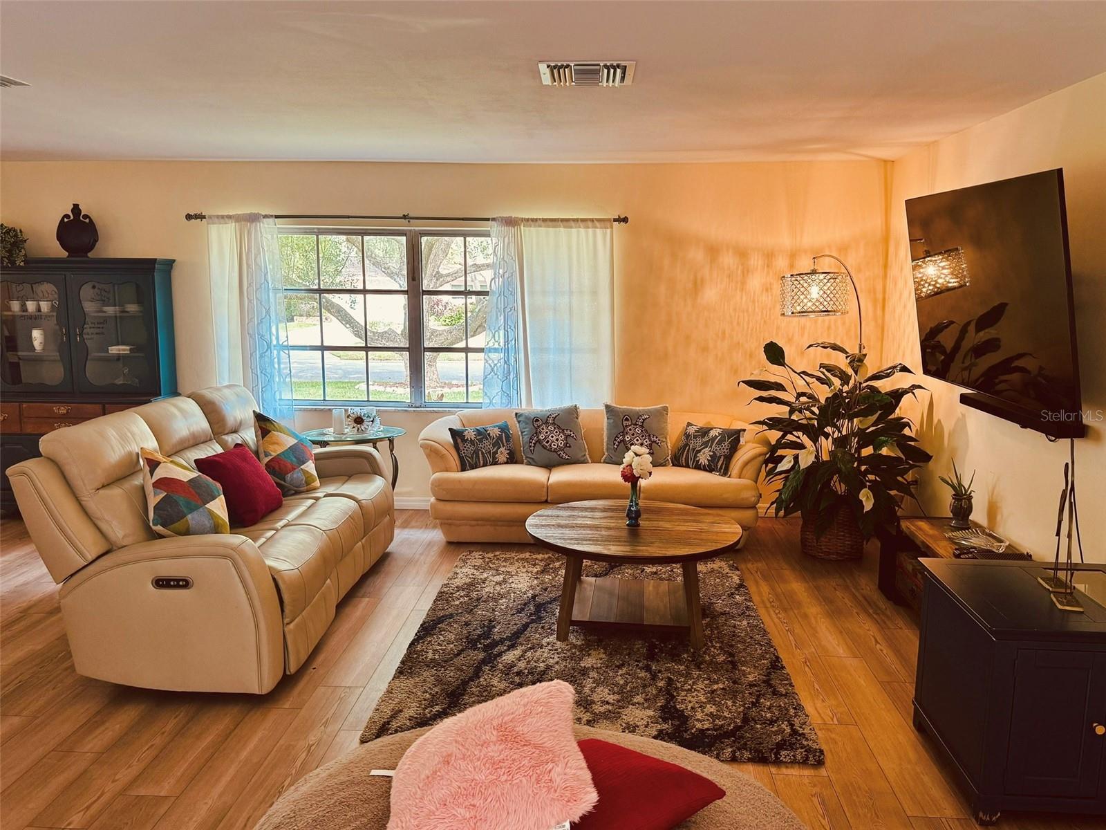 764 FOREST GLEN RD — photo 4