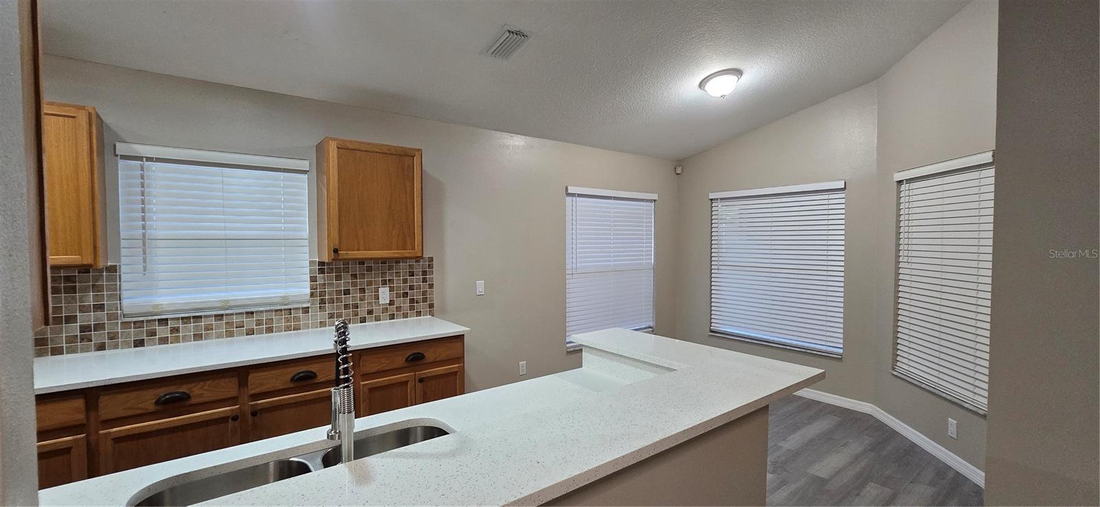 1810 GREYSTONE HEIGHTS DR — photo 10