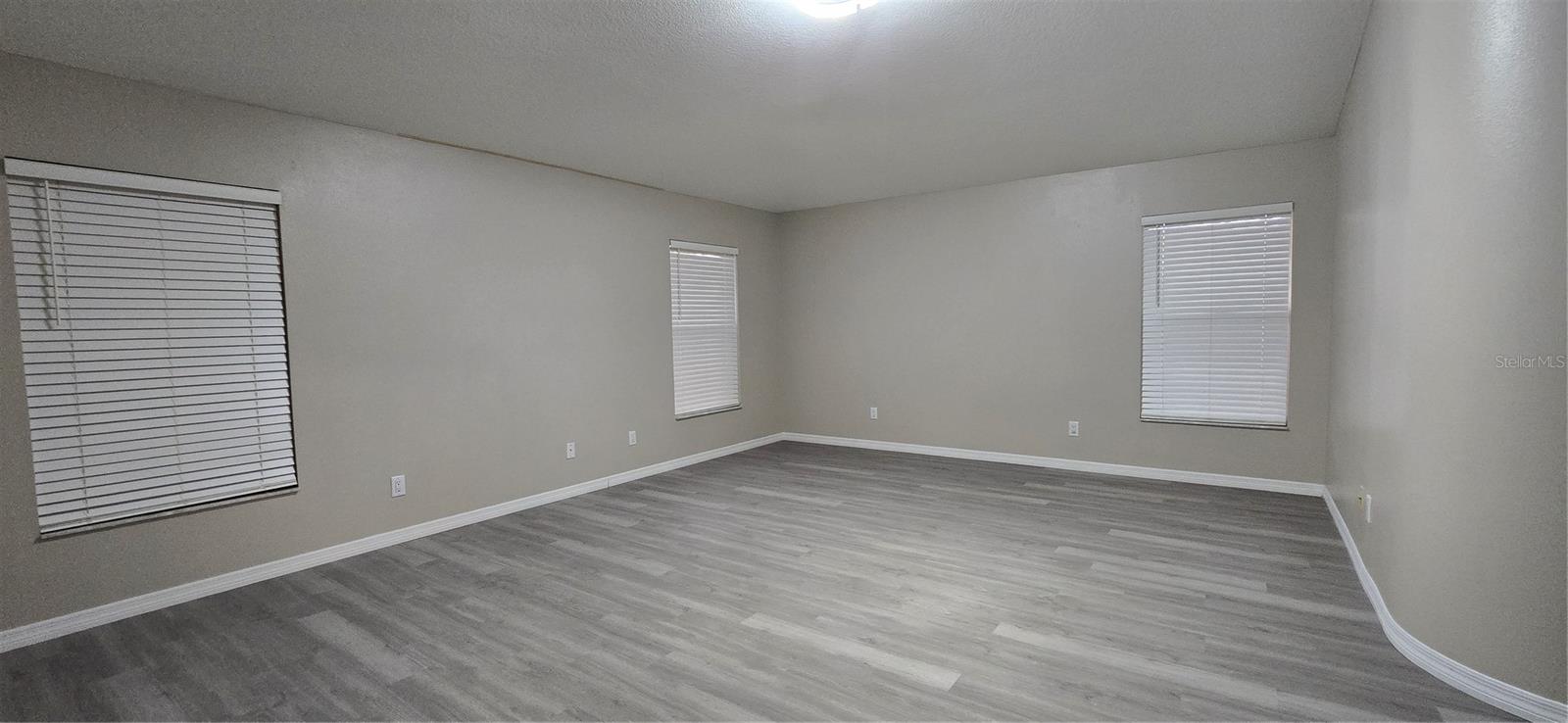 1810 GREYSTONE HEIGHTS DR — photo 11