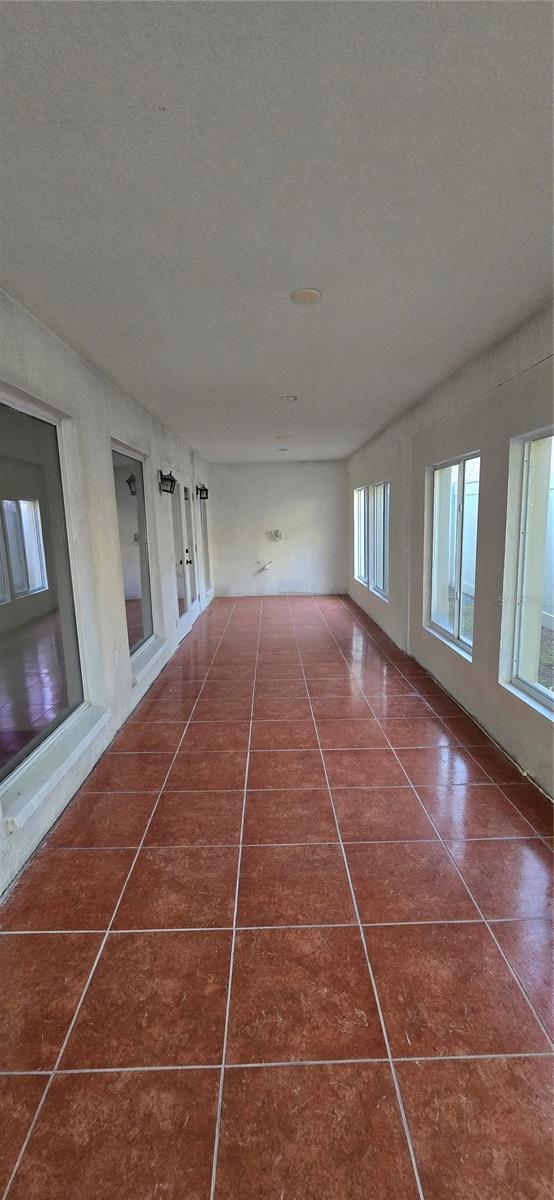 1810 GREYSTONE HEIGHTS DR — photo 33