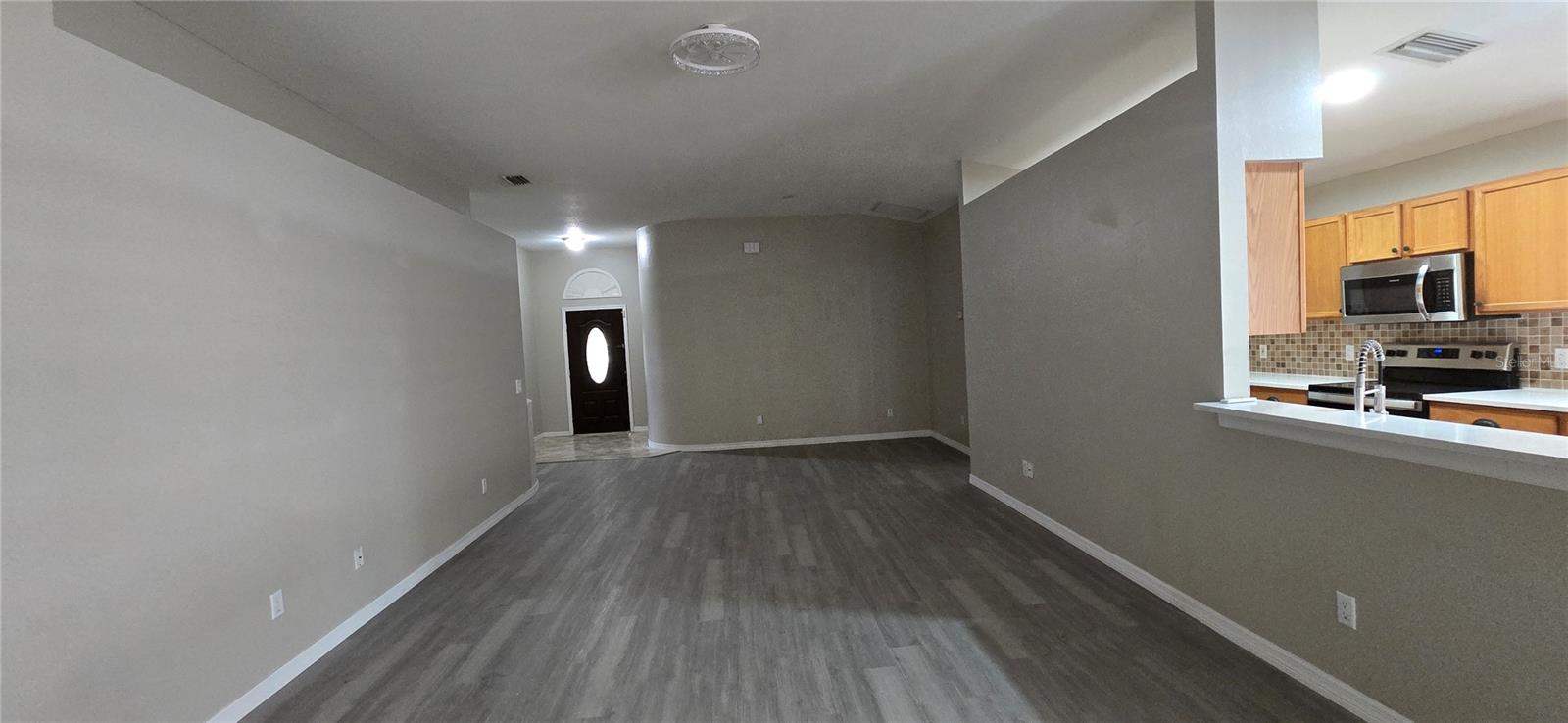 1810 GREYSTONE HEIGHTS DR — photo 8