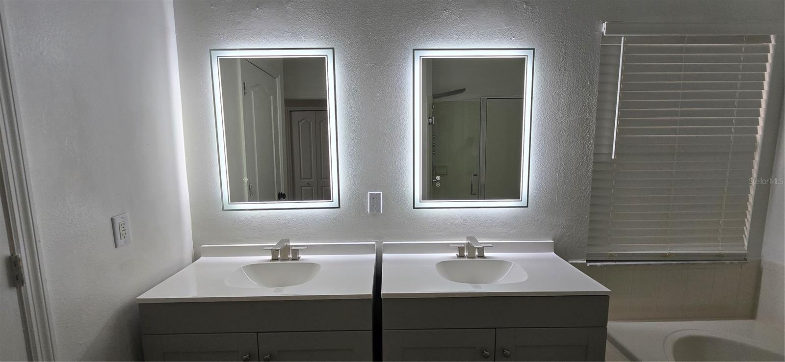 1810 GREYSTONE HEIGHTS DR — photo 17