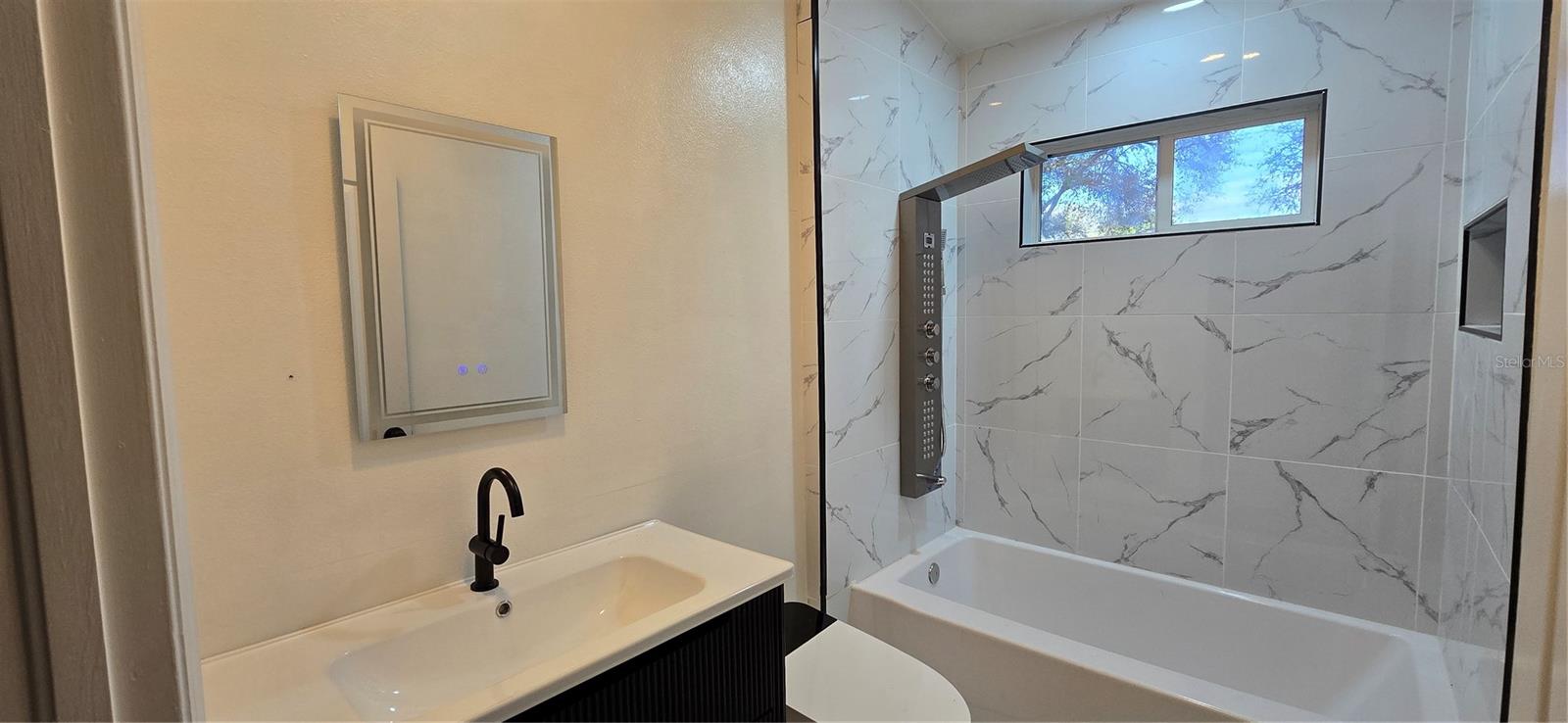1810 GREYSTONE HEIGHTS DR — photo 23
