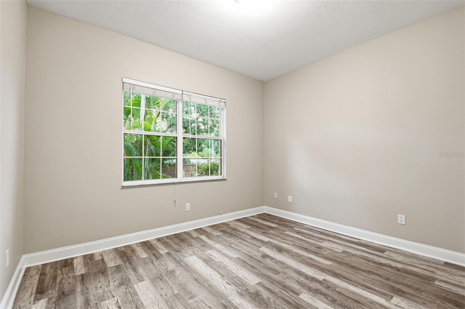 9009 RIVERVIEW DR — photo 27